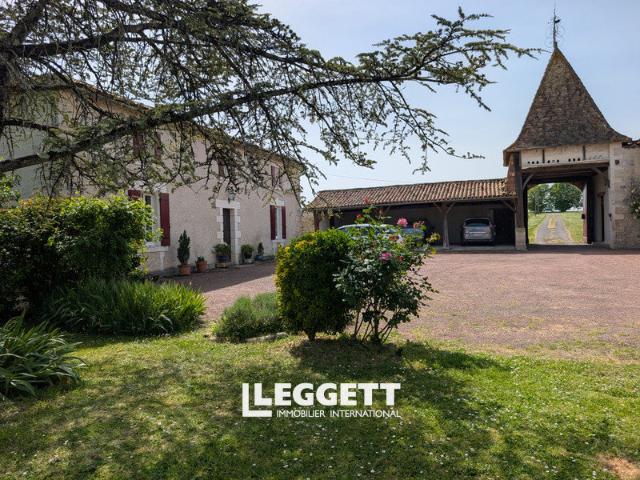 Maison 8 pièces 341 m²