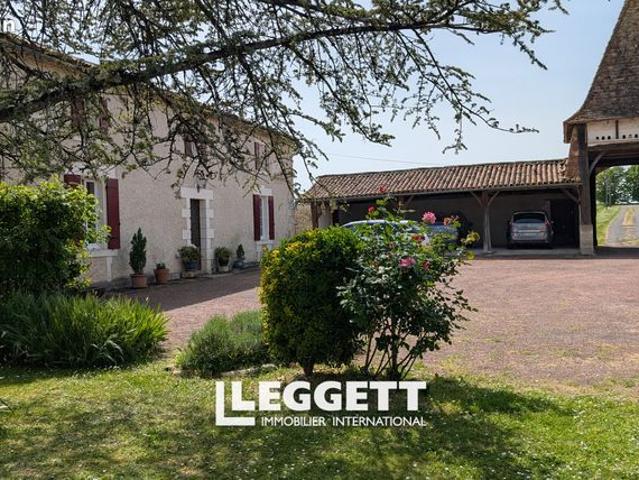 Maison 8 pièces 341 m²