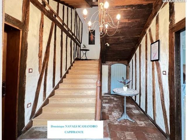 Maison 8 pièces 341 m²
