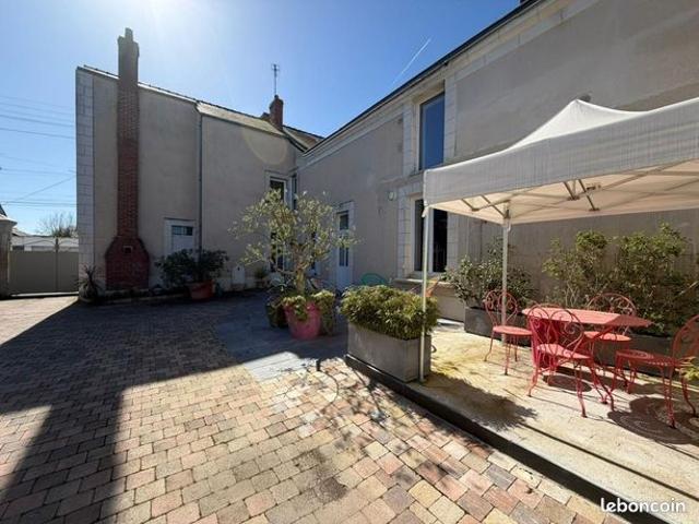 Maison 8 pièces 342 m²