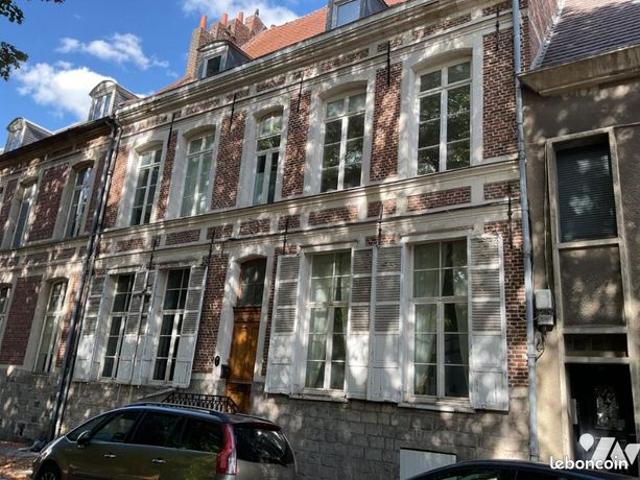 Maison 8 pièces 342 m²