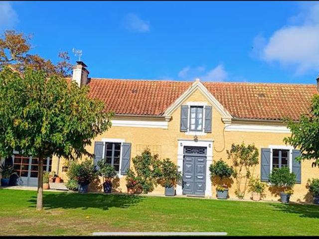 Maison 8 pièces 342 m²