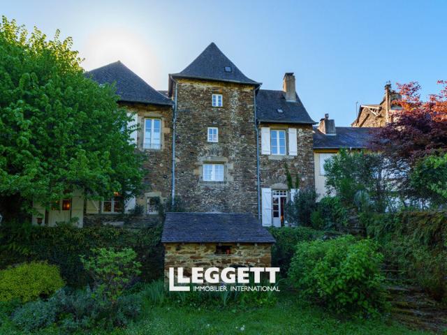 Maison 8 pièces 342 m²