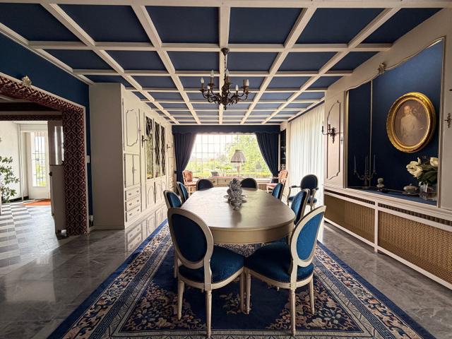 Maison 8 pièces 354 m²