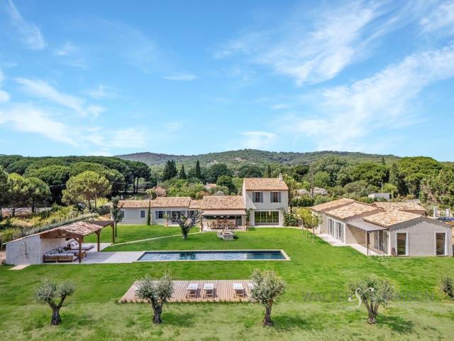 Maison 8 pièces 355 m²