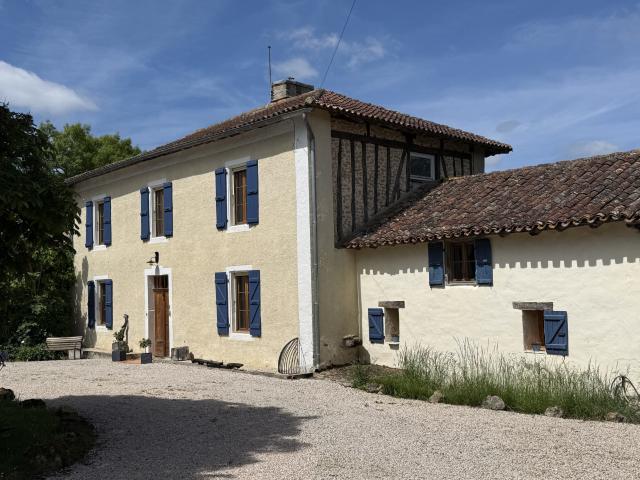 Maison 8 pièces 355 m²