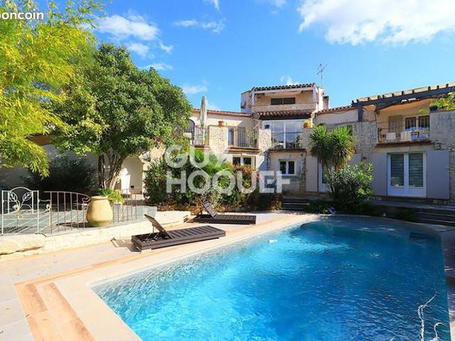 Maison 8 pièces 357 m²