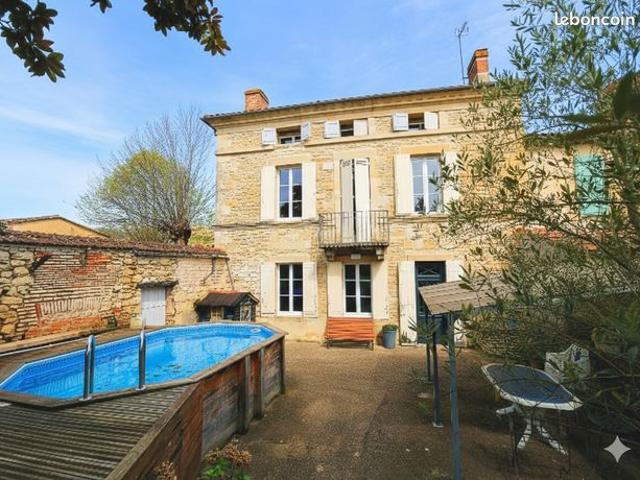 Maison 8 pièces 358 m²