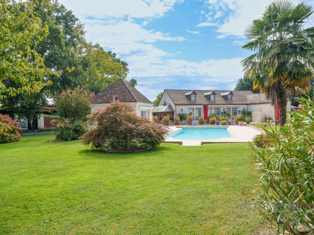 Maison 8 pièces 350 m²