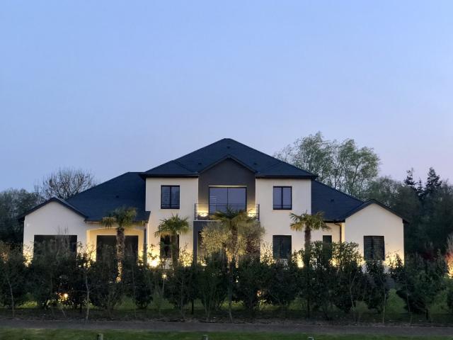 Maison 8 pièces 350 m²