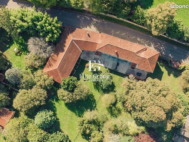 Maison 8 pièces 350 m²