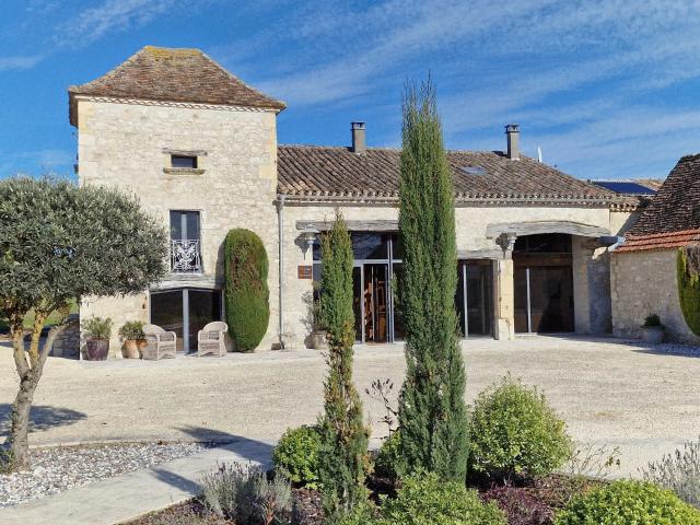 Maison 8 pièces 350 m²