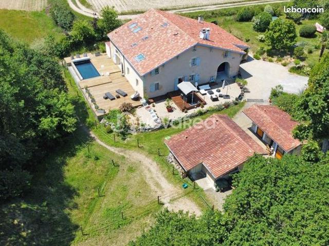 Maison 8 pièces 350 m²