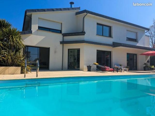 Maison 8 pièces 350 m²