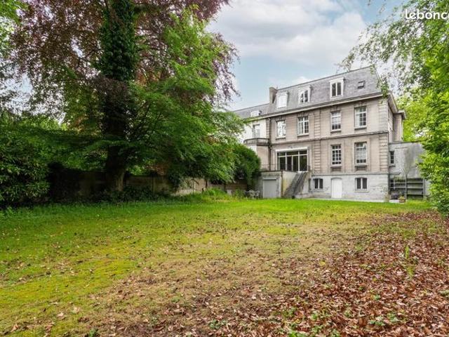 Maison 8 pièces 350 m²