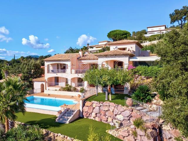 Maison 8 pièces 284 m²