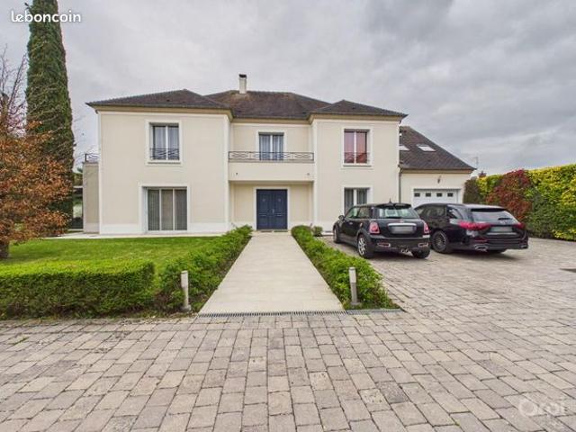 Maison 8 pièces 350 m²