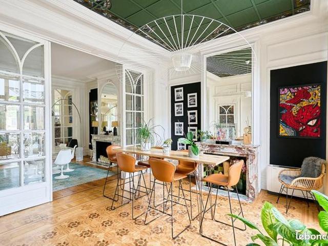 Maison 8 pièces 350 m²