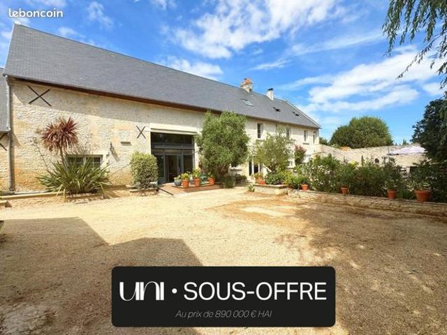 Maison 8 pièces 352 m²