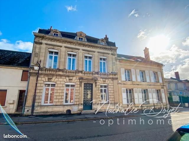 Maison 8 pièces 352 m²