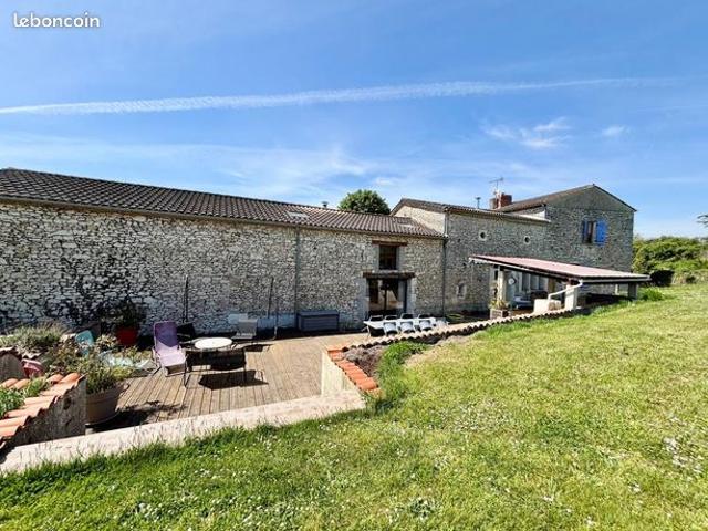 Maison 8 pièces 364 m²
