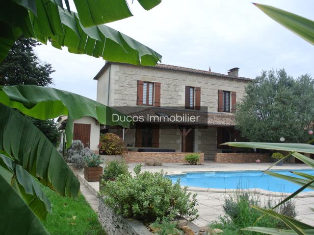 Maison 8 pièces 365 m²