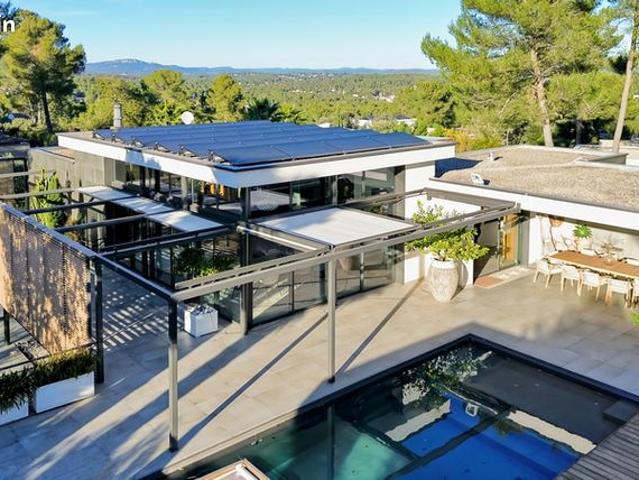 Maison 8 pièces 365 m²