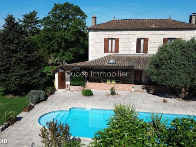 Maison 8 pièces 365 m²