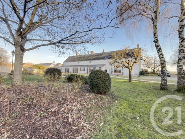Maison 8 pièces 366 m²