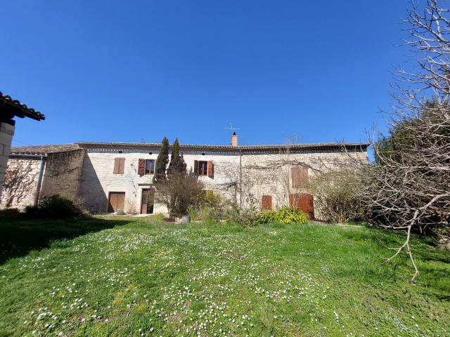 Maison 8 pièces 367 m²