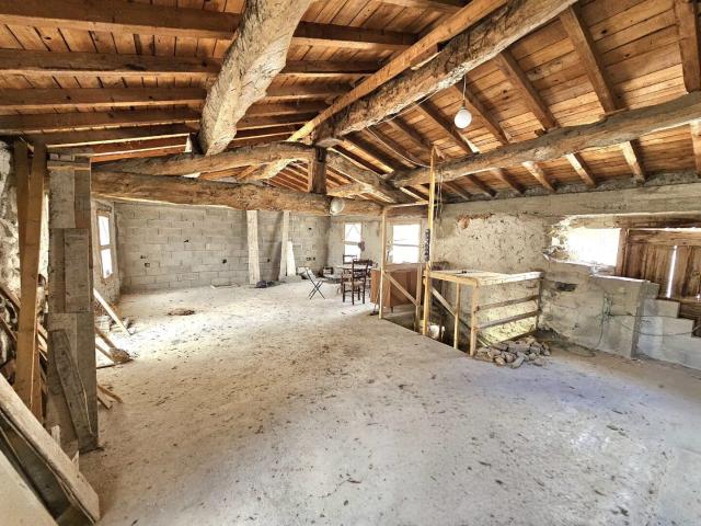 Maison 8 pièces 368 m²