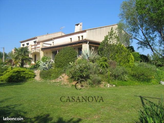 Maison 8 pièces 368 m²