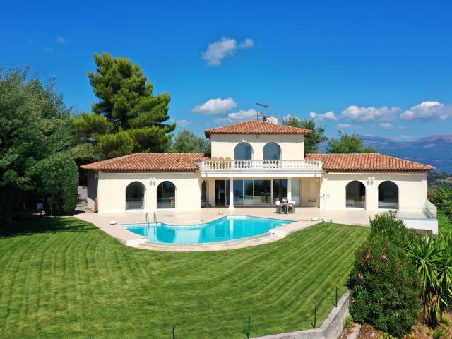 Maison 8 pièces 360 m²