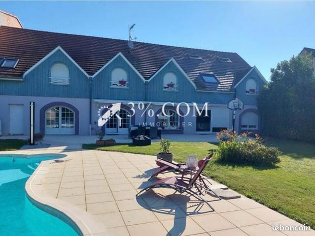 Maison 8 pièces 360 m²