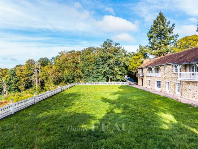 Maison 8 pièces 360 m²