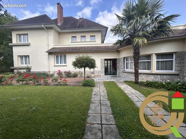 Maison 8 pièces 360 m²