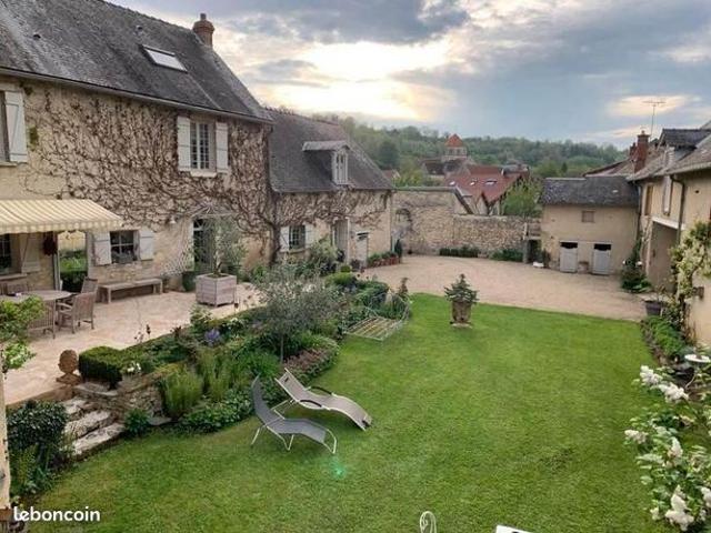 Maison 8 pièces 360 m²