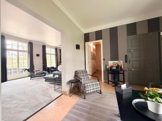 Maison 8 pièces 360 m²
