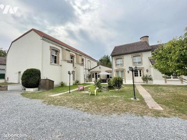 Maison 8 pièces 360 m²