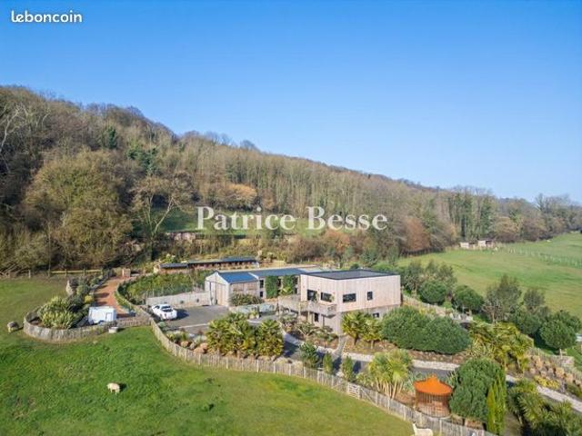 Maison 8 pièces 360 m²