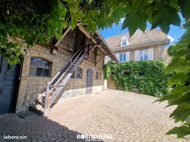 Maison 8 pièces 361 m²