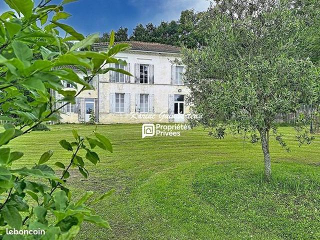Maison 8 pièces 363 m²