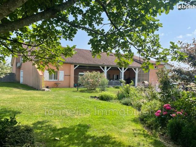 Maison 8 pièces 375 m²
