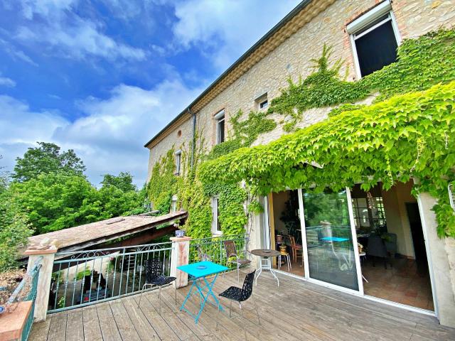 Maison 8 pièces 376 m²