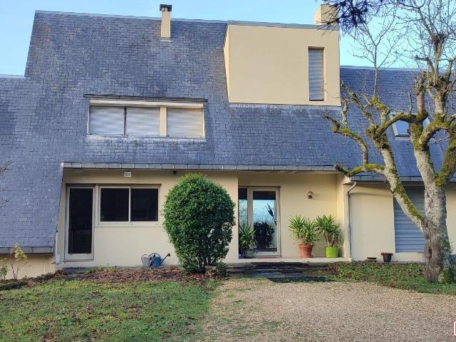 Maison 8 pièces 378 m²