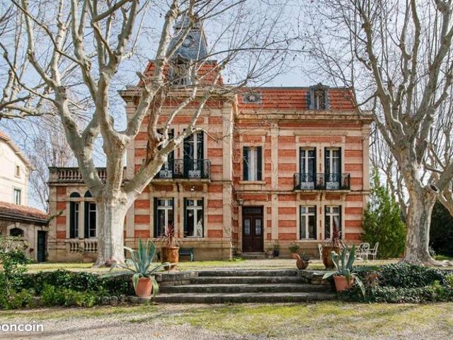 Maison 8 pièces 378 m²