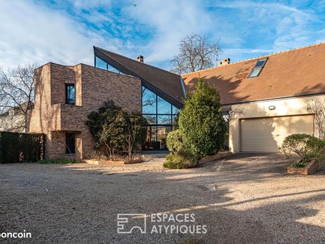 Maison 8 pièces 370 m²