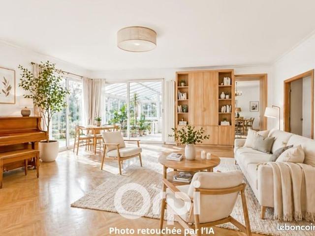 Maison 8 pièces 371 m²