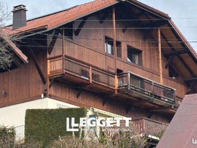 Maison 8 pièces 384 m²