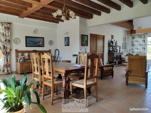 Maison 8 pièces 385 m²